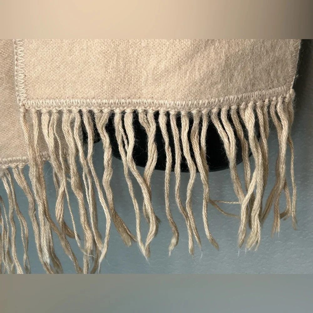 Peruvian Ccahuantico Alpaca Fringe Scarf Wrap Beige Artisan Textile